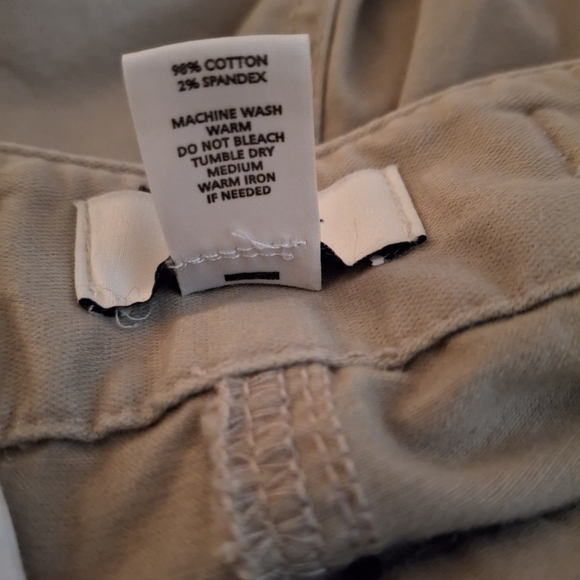 LOFT Women's Khaki Cargo Pants - Picture 10 of 10
